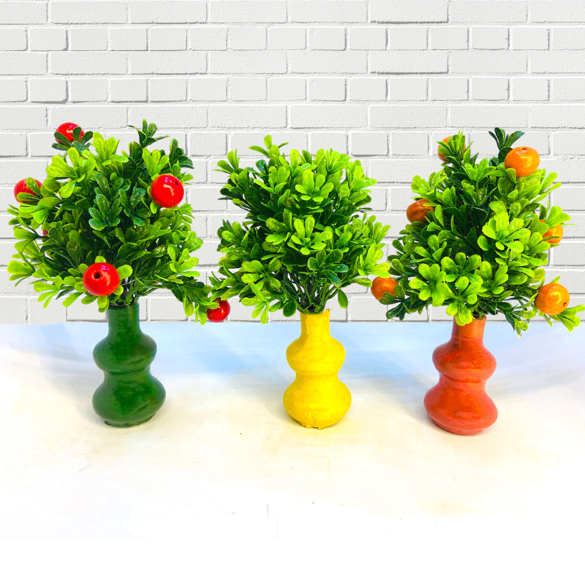Rakakart- Clay Flower Pot/Vase, Decorative Showpiece.