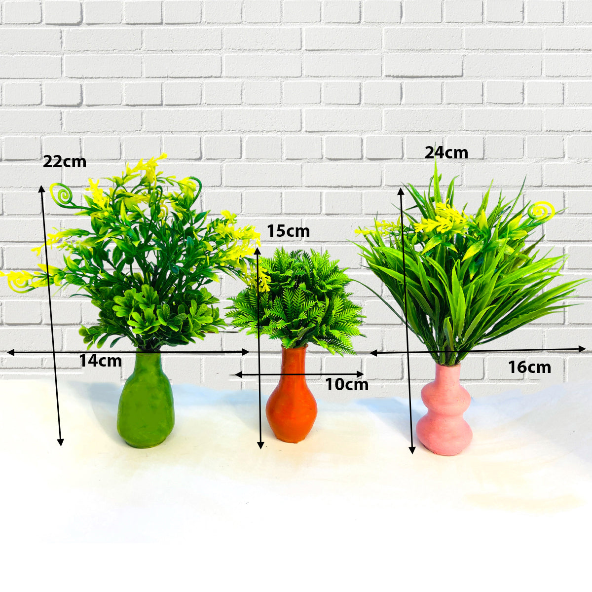 Rakakart- Clay Flower Pot/Vase, Decorative Showpiece.