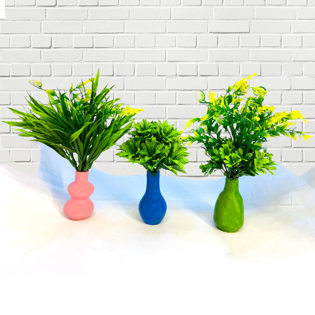 Rakakart- Clay Flower Pot/Vase, Decorative Showpiece.